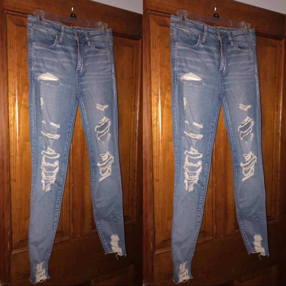 AMERICAN EAGLE RIPPED HIGH RISE JEGGING!!!